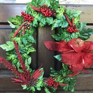 Oval Christmas Wreath